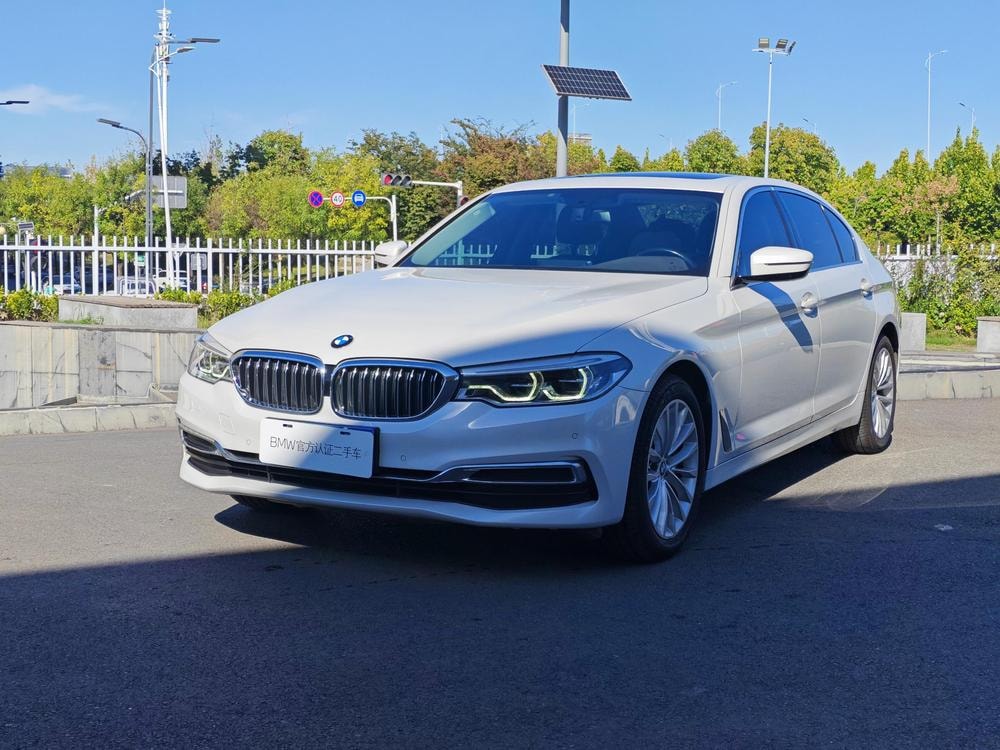 BMW 5-Series 2020 — фото автомобиля