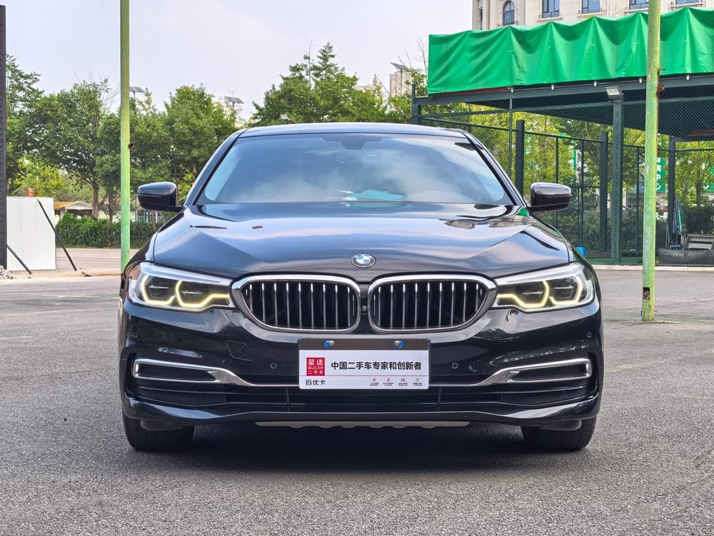 BMW 5-Series 2020 — фото автомобиля