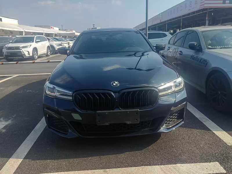 BMW 5-Series 2022 — фото автомобиля