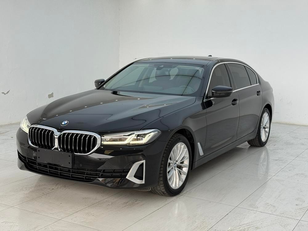 BMW 5-Series 2021 — фото автомобиля