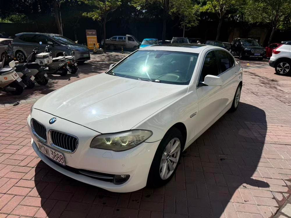 BMW 5-Series 2013 — фото автомобиля