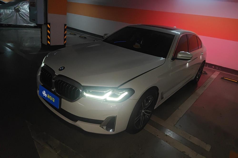 BMW 5-Series 2021 — фото автомобиля