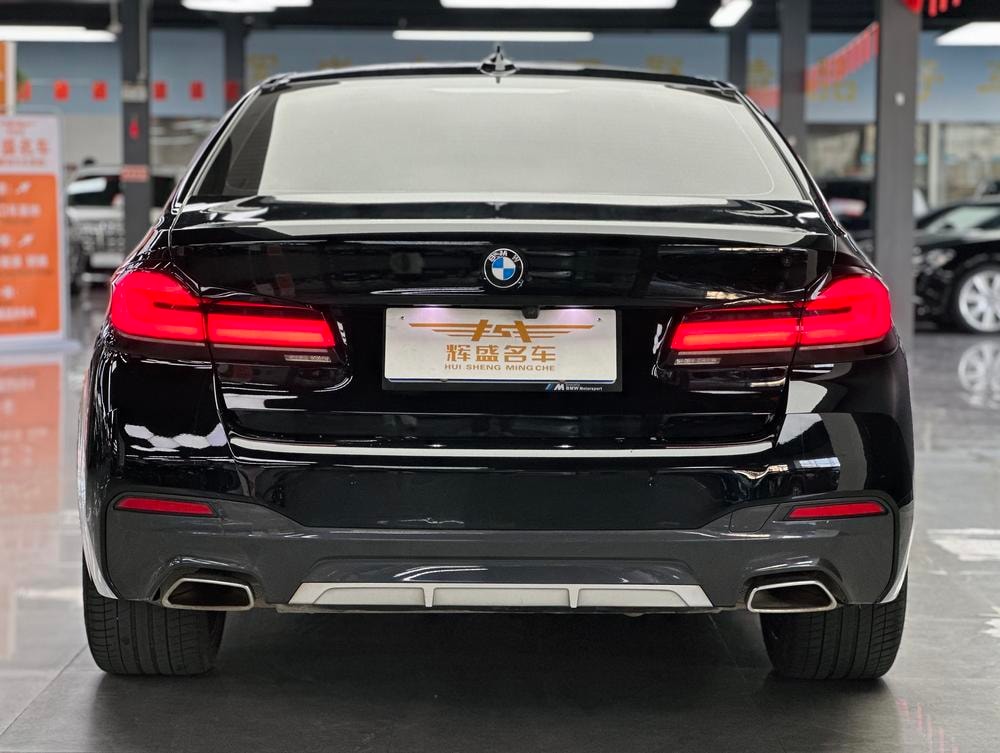 BMW 5-Series 2023 — фото автомобиля