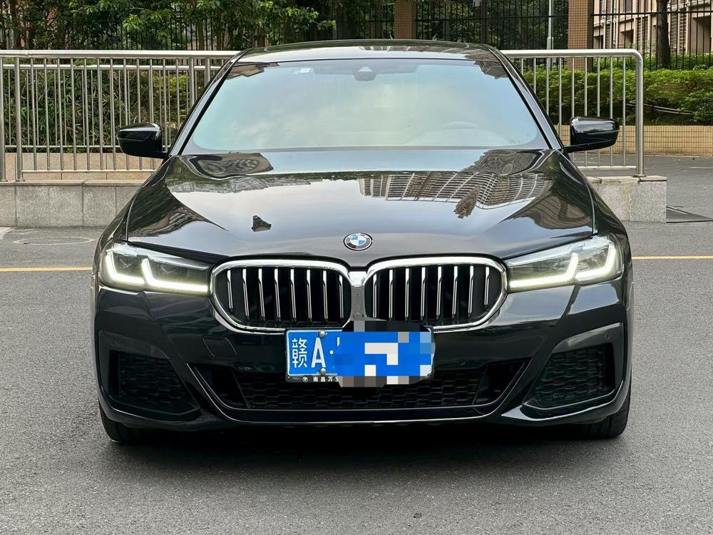BMW 5-Series 2021 — фото автомобиля