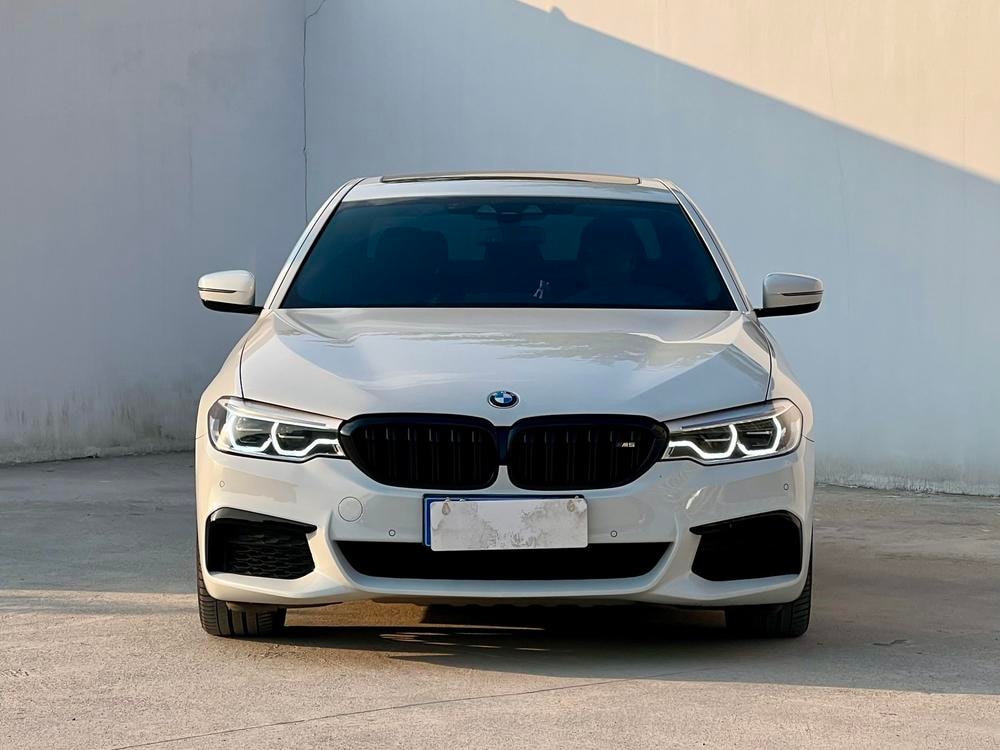 BMW 5-Series (Import) 2020 — фото автомобиля