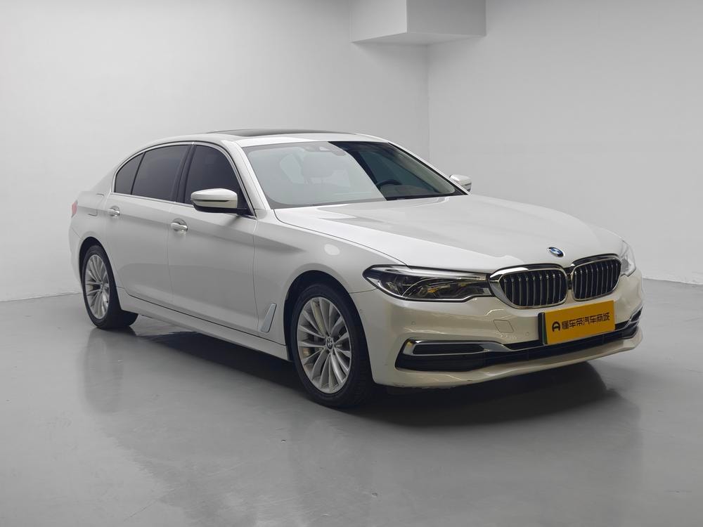 BMW 5-Series PHEV 2020 — фото автомобиля