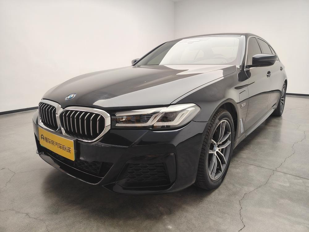 BMW 5-Series PHEV 2022 — фото автомобиля