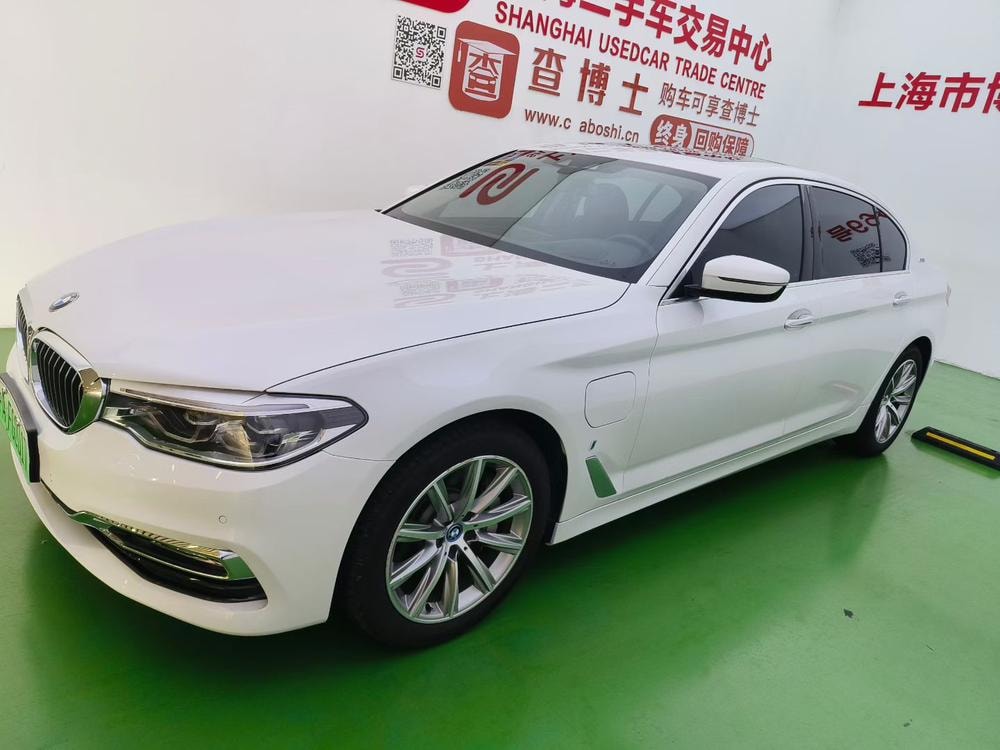 BMW 5-Series PHEV 2019 — фото автомобиля