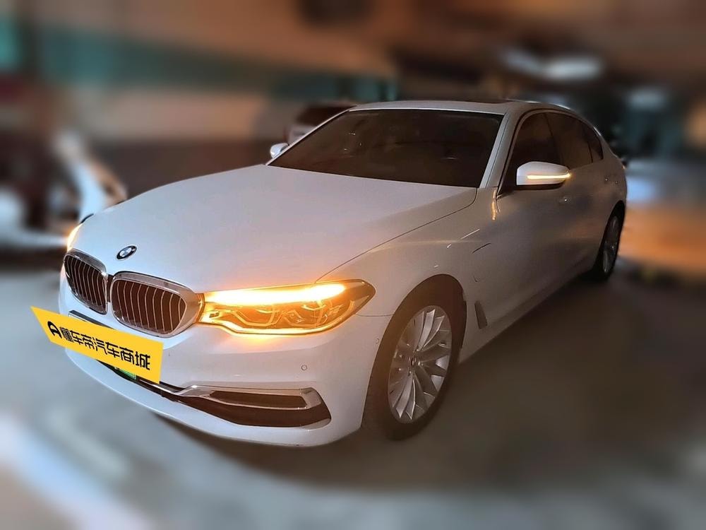 BMW 5-Series PHEV 2020 — фото автомобиля