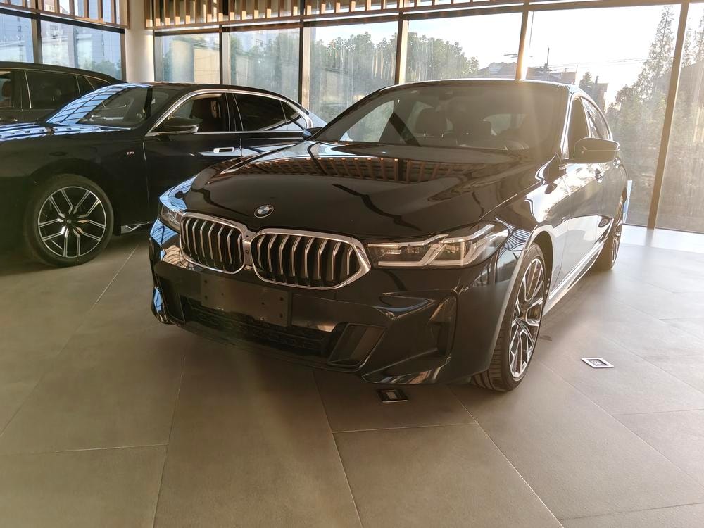 BMW 6-Series GT 2022 — фото автомобиля