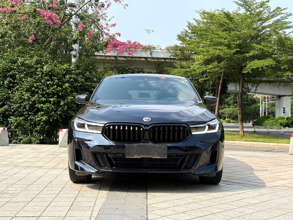 BMW 6-Series GT 2021 — фото автомобиля