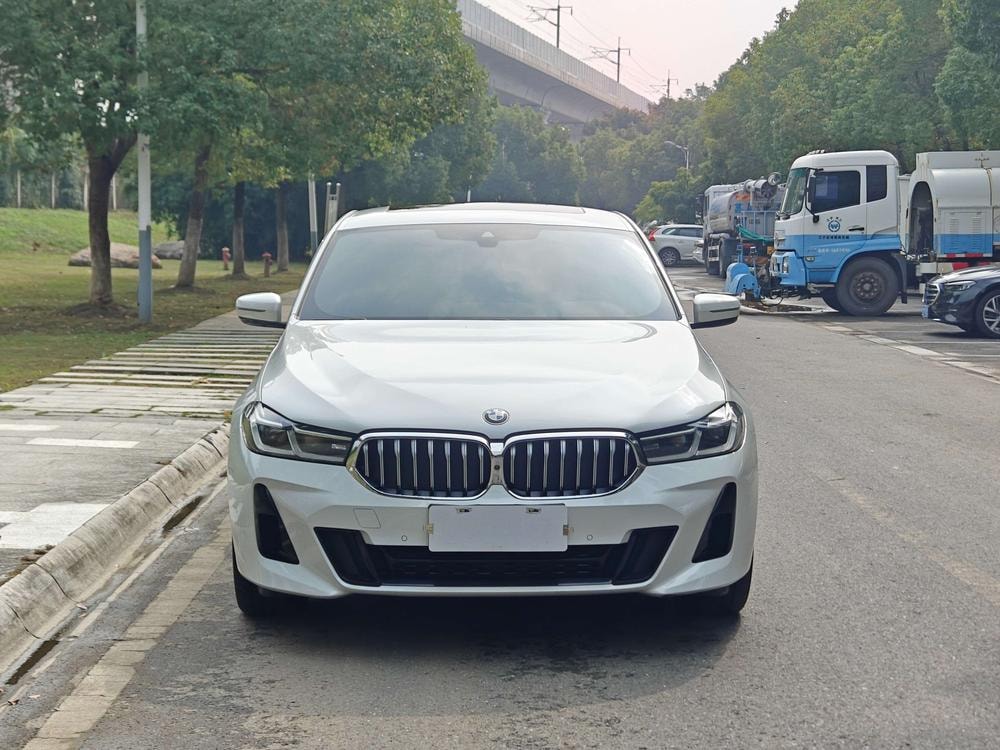 BMW 6-Series GT 2021 — фото автомобиля