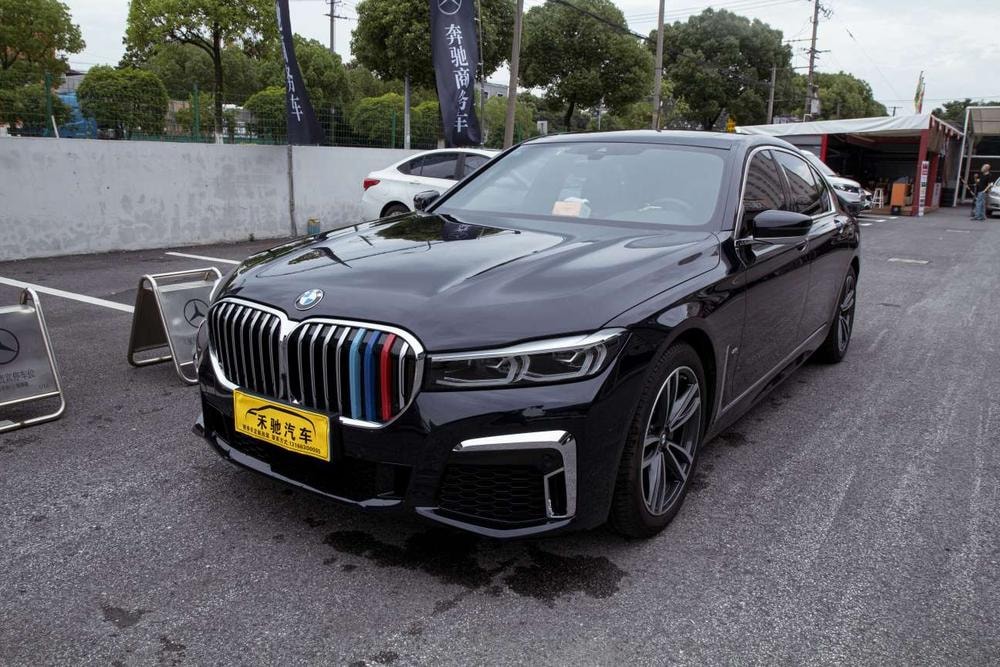 BMW 7-Series 2021 — фото автомобиля