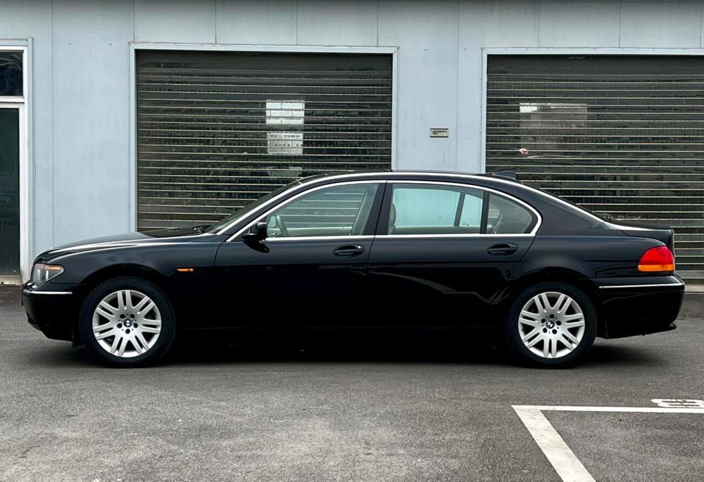 BMW 7-Series 2004 — фото автомобиля