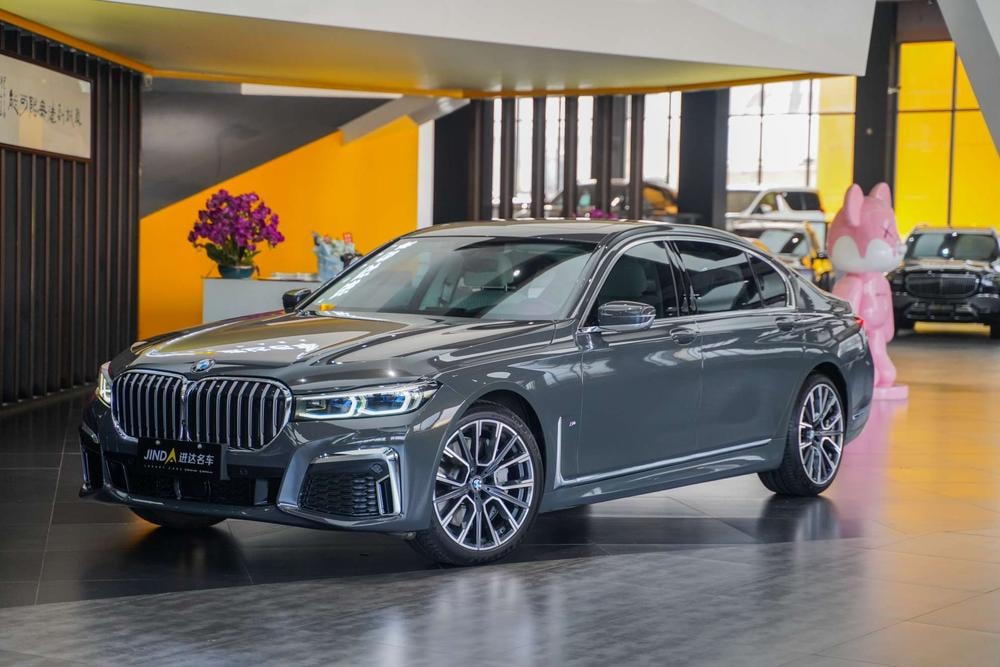 BMW 7-Series 2019 — фото автомобиля