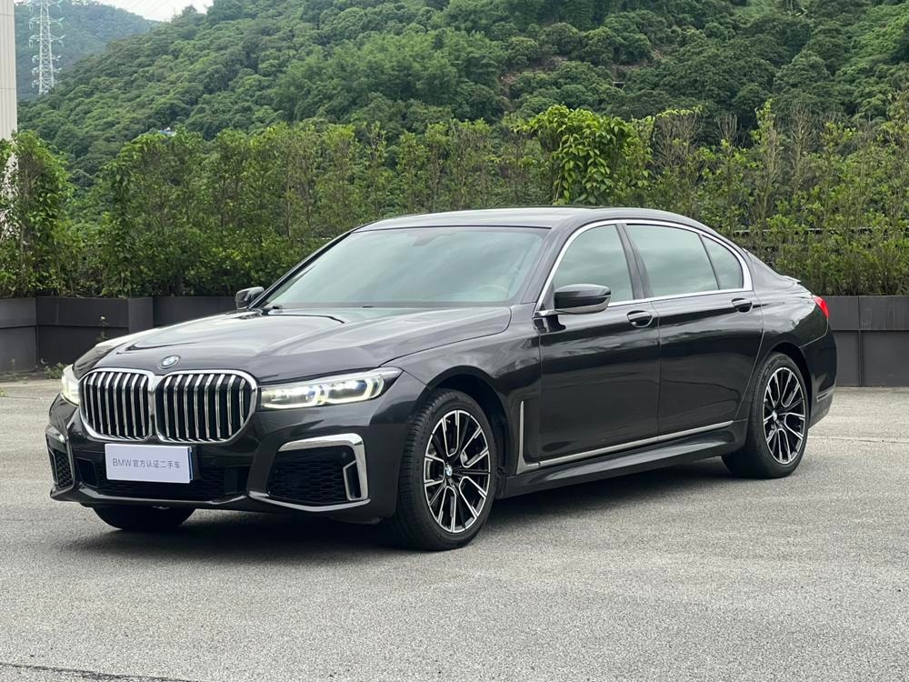 BMW 7-Series 2016 — фото автомобиля