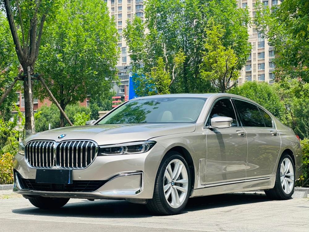 BMW 7-Series 2016 — фото автомобиля 1