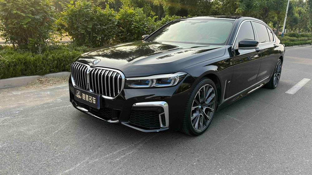 BMW 7-Series 2021 — фото автомобиля