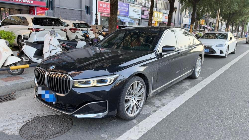 BMW 7-Series 2019 — фото автомобиля