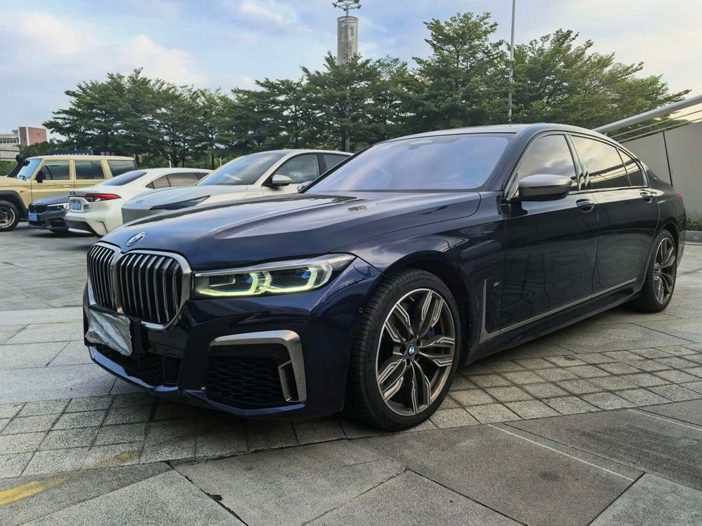 BMW 7-Series 2019 — фото автомобиля 1