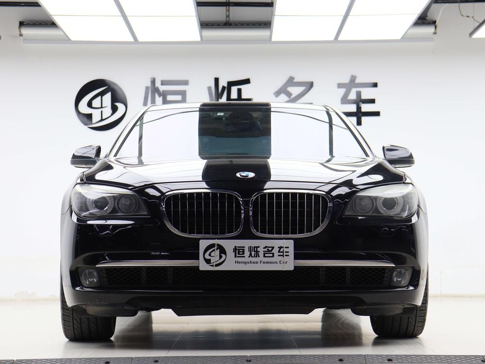 BMW 7-Series 2010 — фото автомобиля