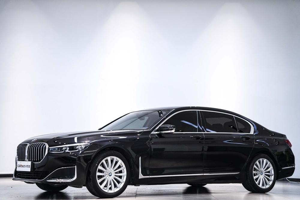 BMW 7-Series 2019 — фото автомобиля
