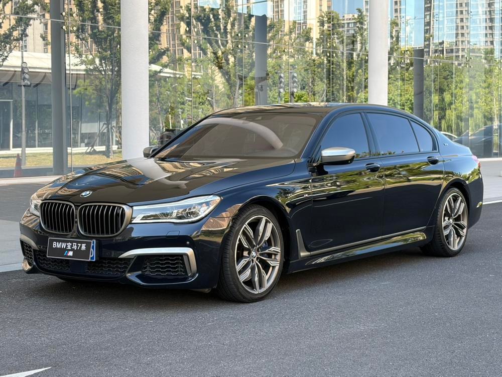 BMW 7-Series 2018 — фото автомобиля