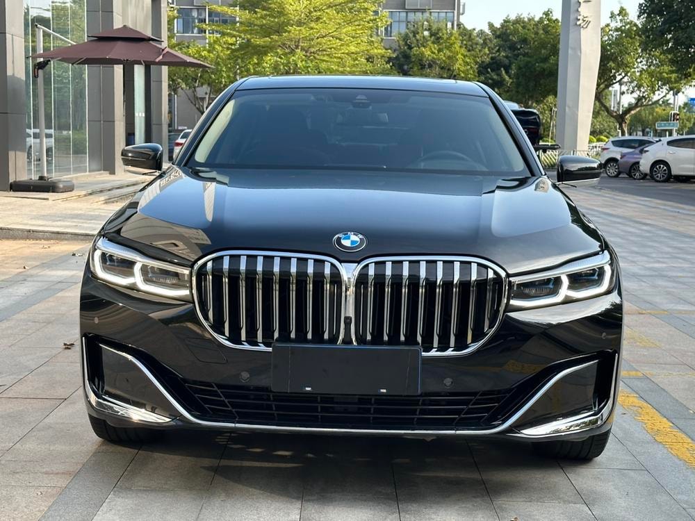 BMW 7-Series 2022 — фото автомобиля