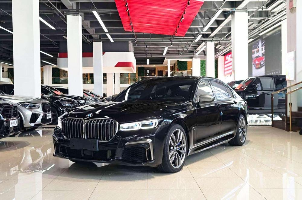 BMW 7-Series 2019 — фото автомобиля
