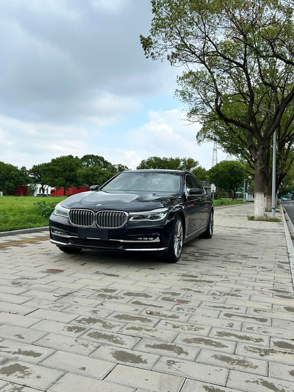 BMW 7-Series 2018 — фото автомобиля 1