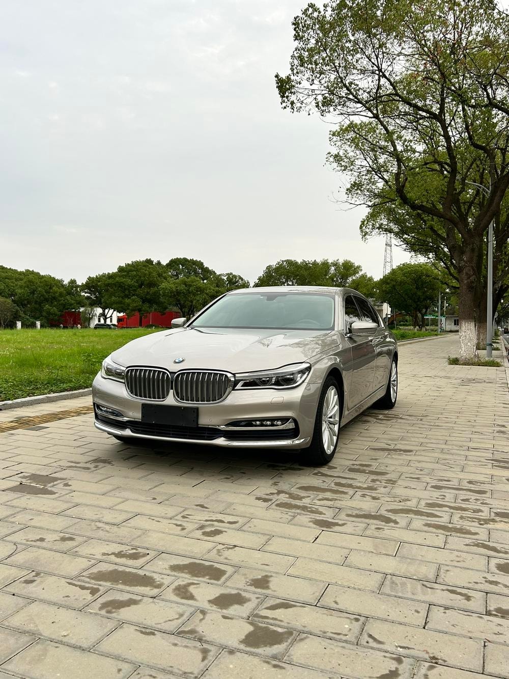 BMW 7-Series 2017 — фото автомобиля