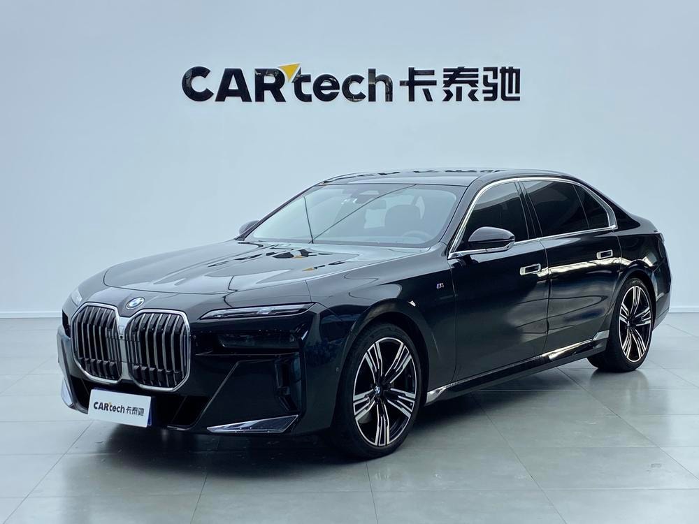 BMW 7-Series 2023 — фото автомобиля