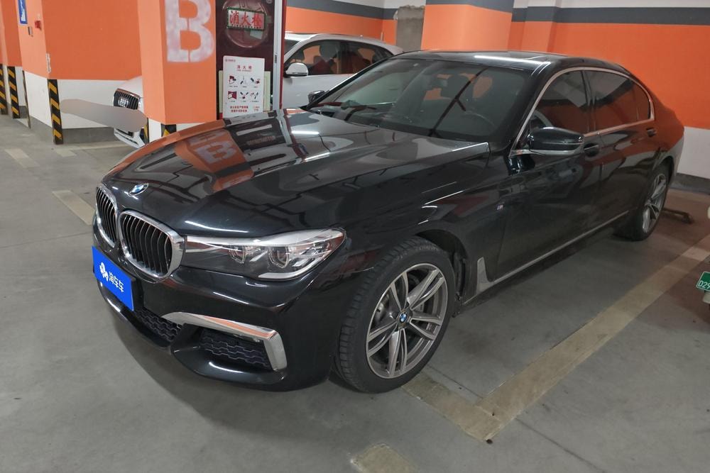 BMW 7-Series 2018 — фото автомобиля 1