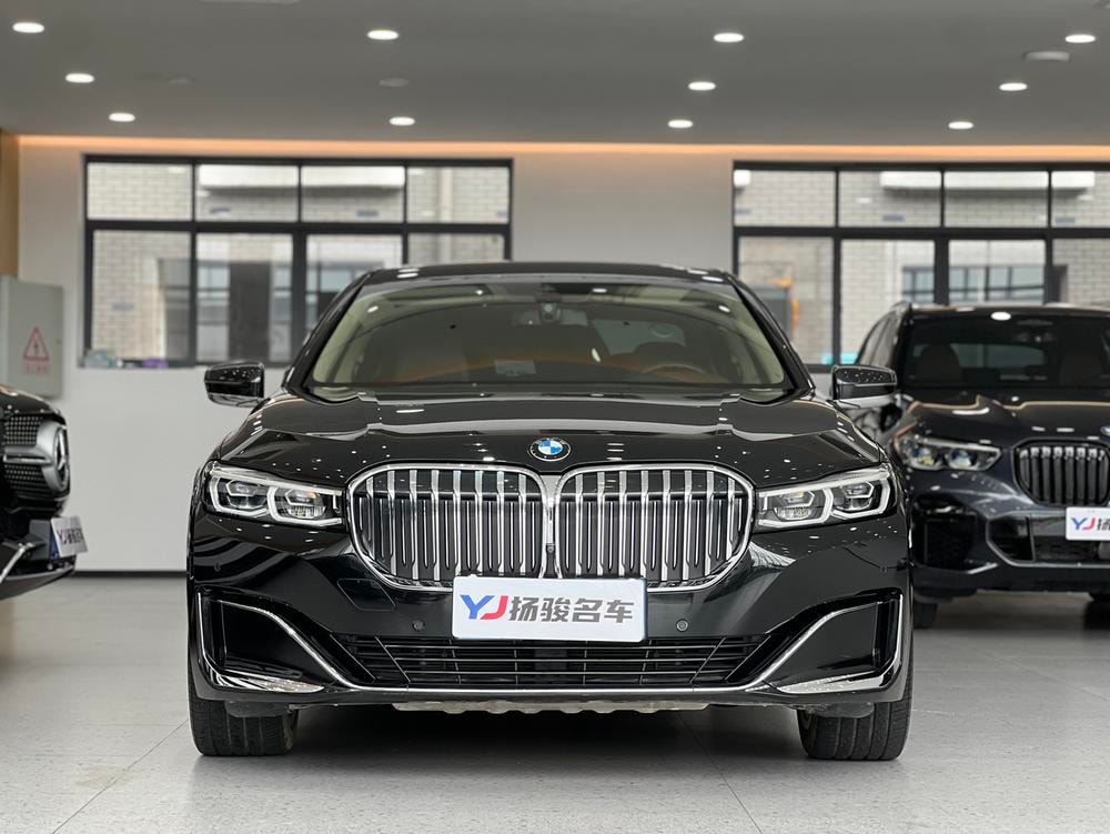 BMW 7-Series 2019 — фото автомобиля