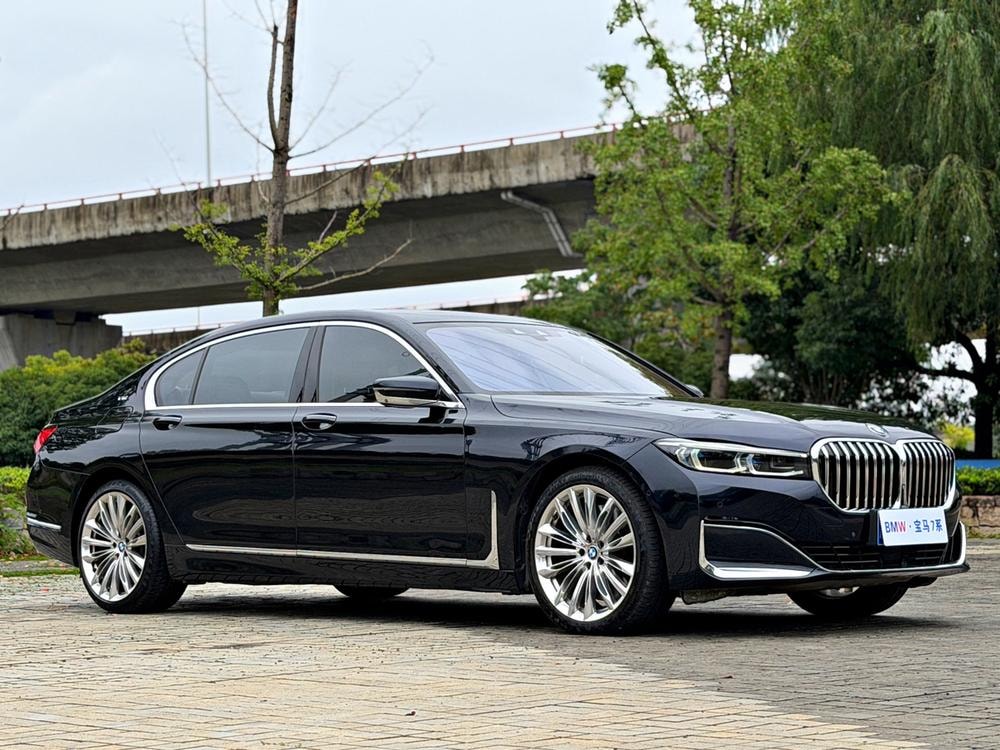 BMW 7-Series 2017 — фото автомобиля