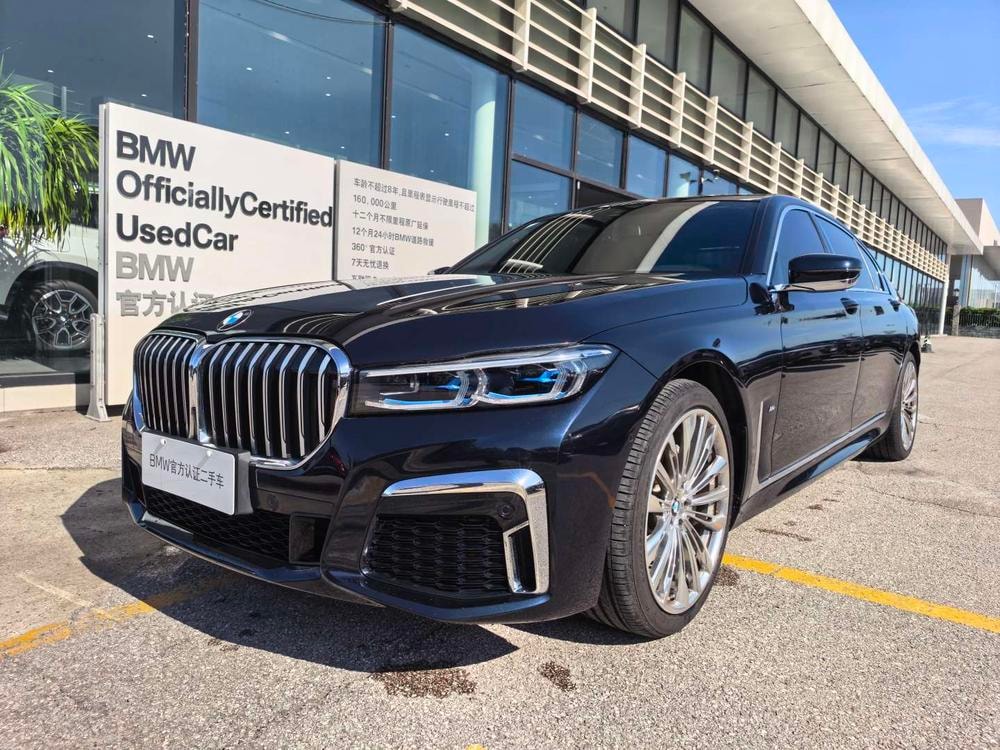 BMW 7-Series 2021 — фото автомобиля