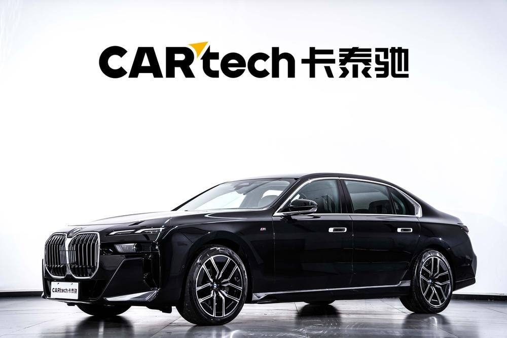 BMW 7-Series 2023 — фото автомобиля