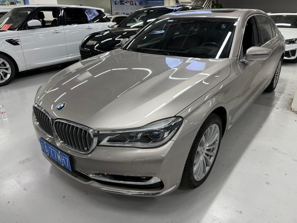 BMW 7-Series 2017 — фото автомобиля 1