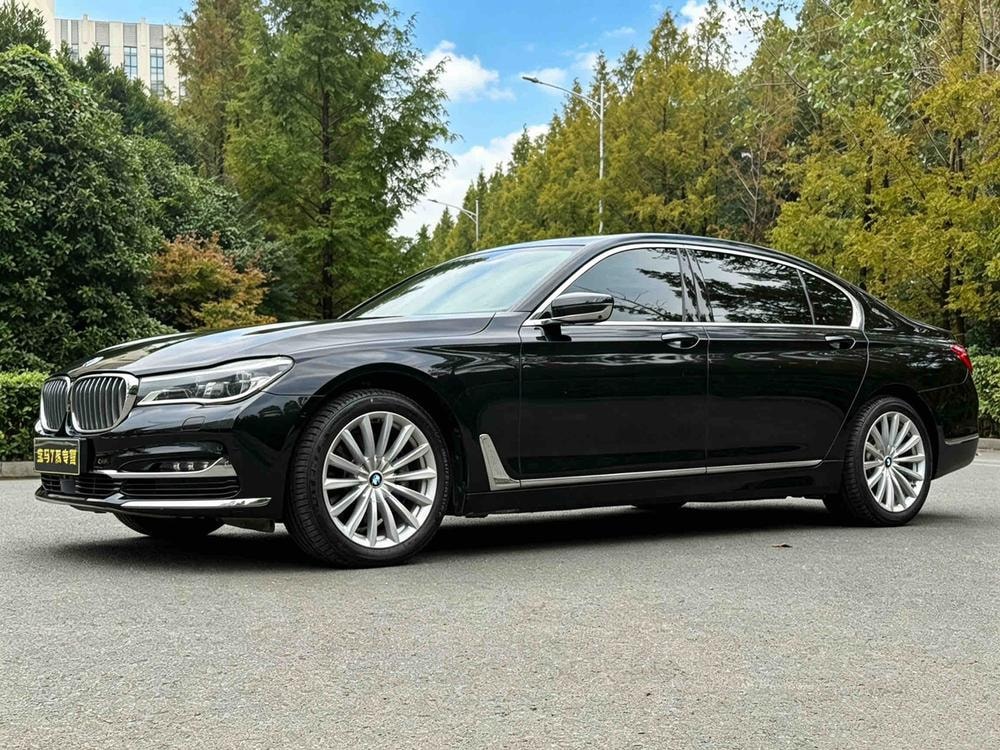 BMW 7-Series 2017 — фото автомобиля