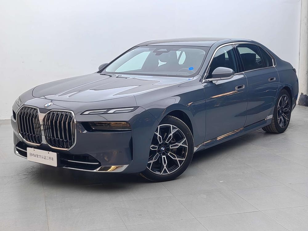 BMW 7-Series 2023 — фото автомобиля 1