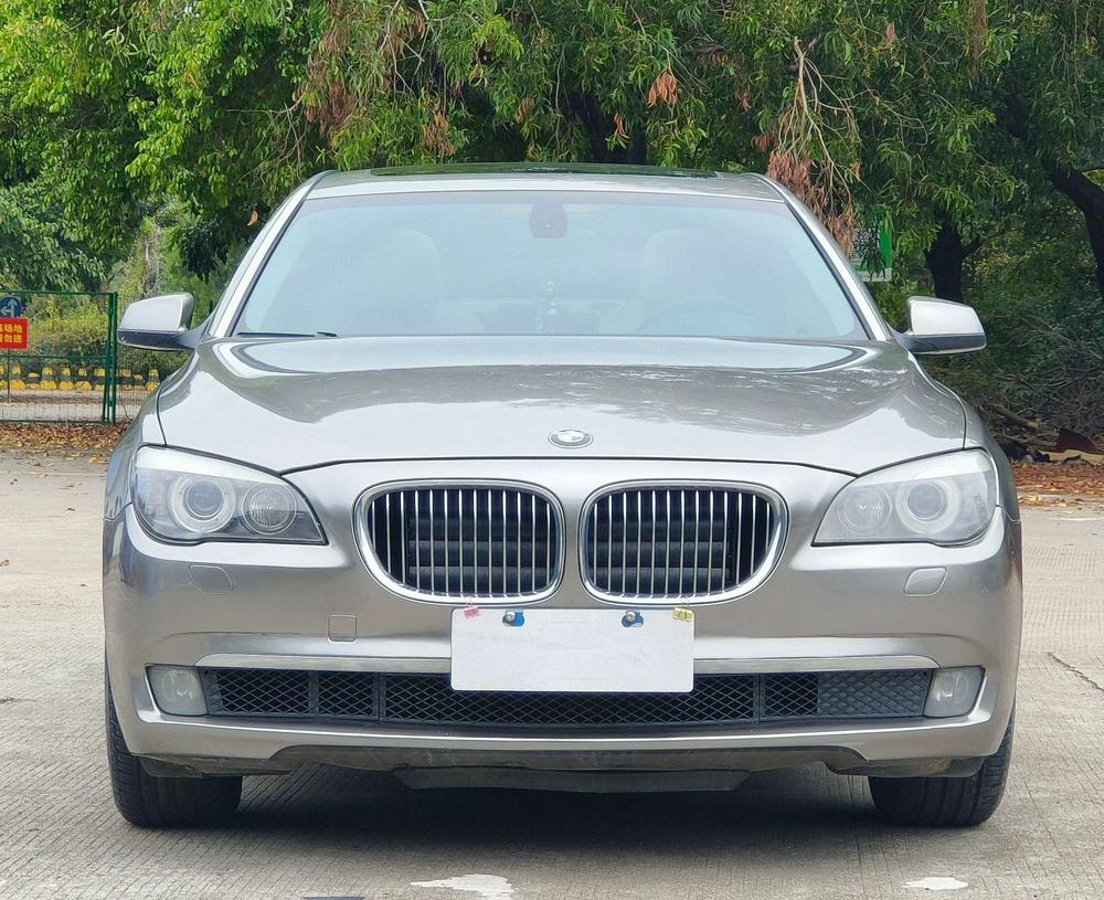 BMW 7-Series 2009 — фото автомобиля