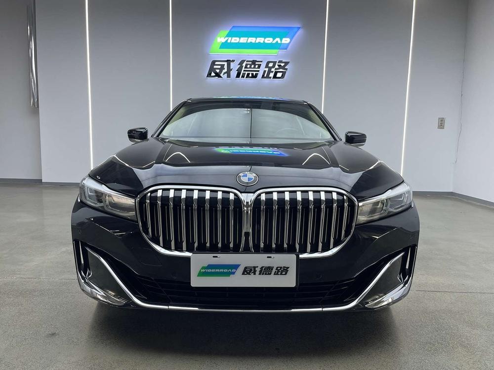 BMW 7-Series 2021 — фото автомобиля 1