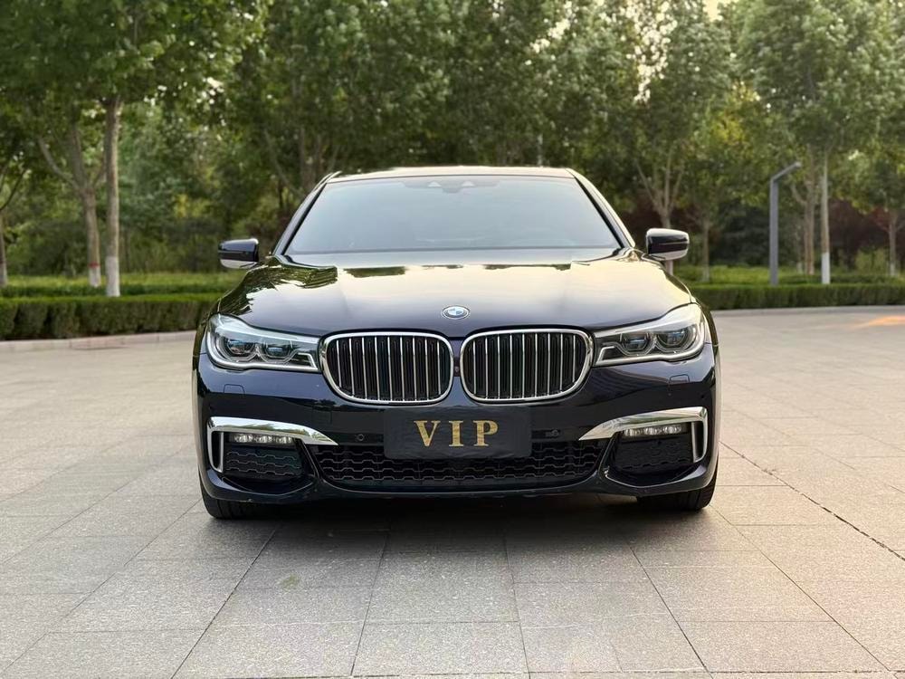 BMW 7-Series 2018 — фото автомобиля