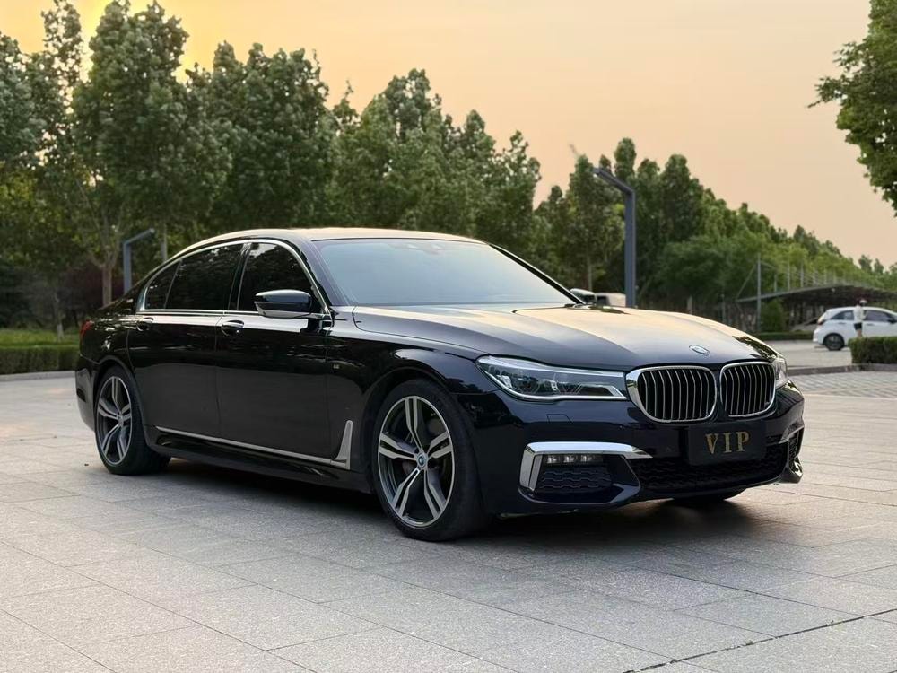 BMW 7-Series 2018 — фото автомобиля