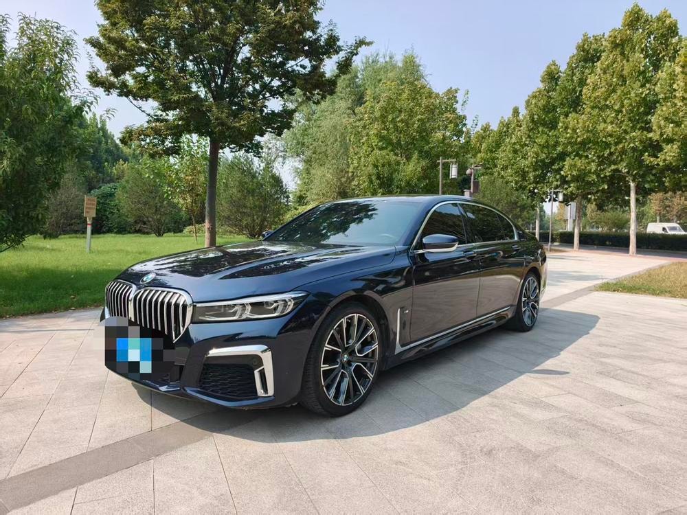 BMW 7-Series 2021 — фото автомобиля 1