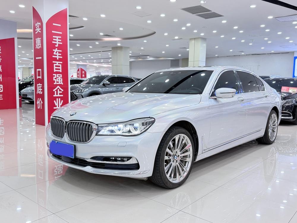 BMW 7-Series 2017 — фото автомобиля 1