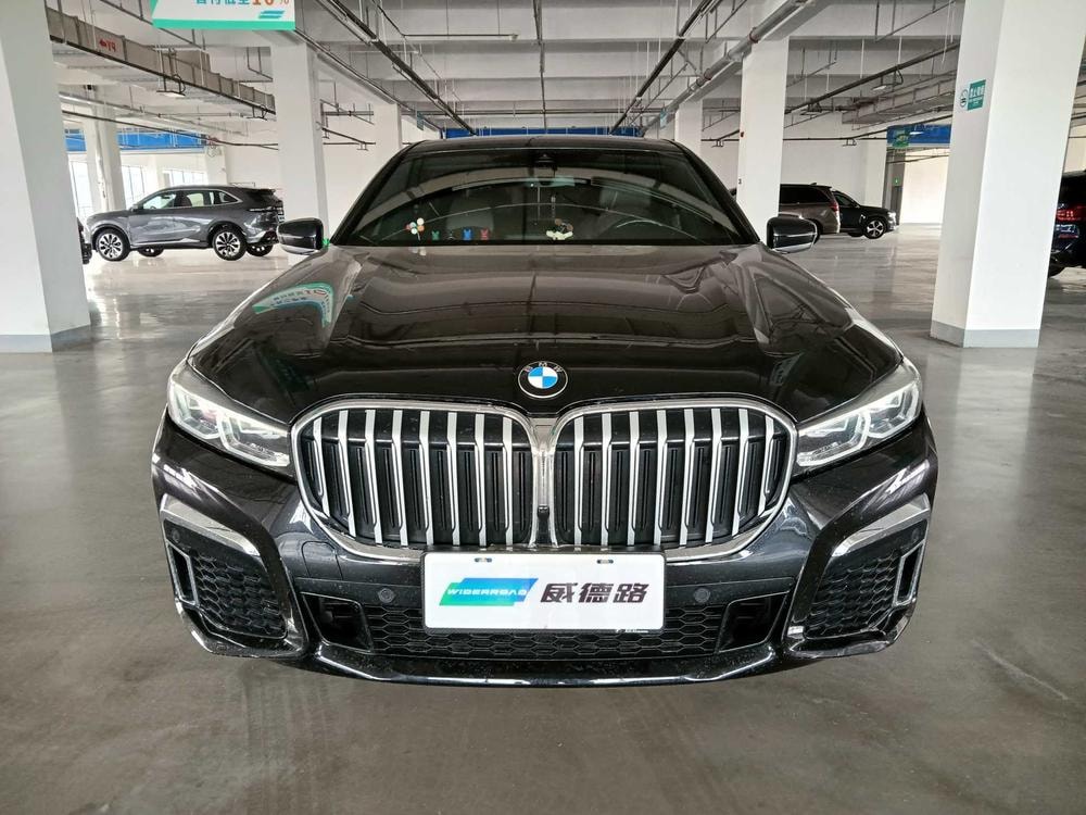 BMW 7-Series 2019 — фото автомобиля 1