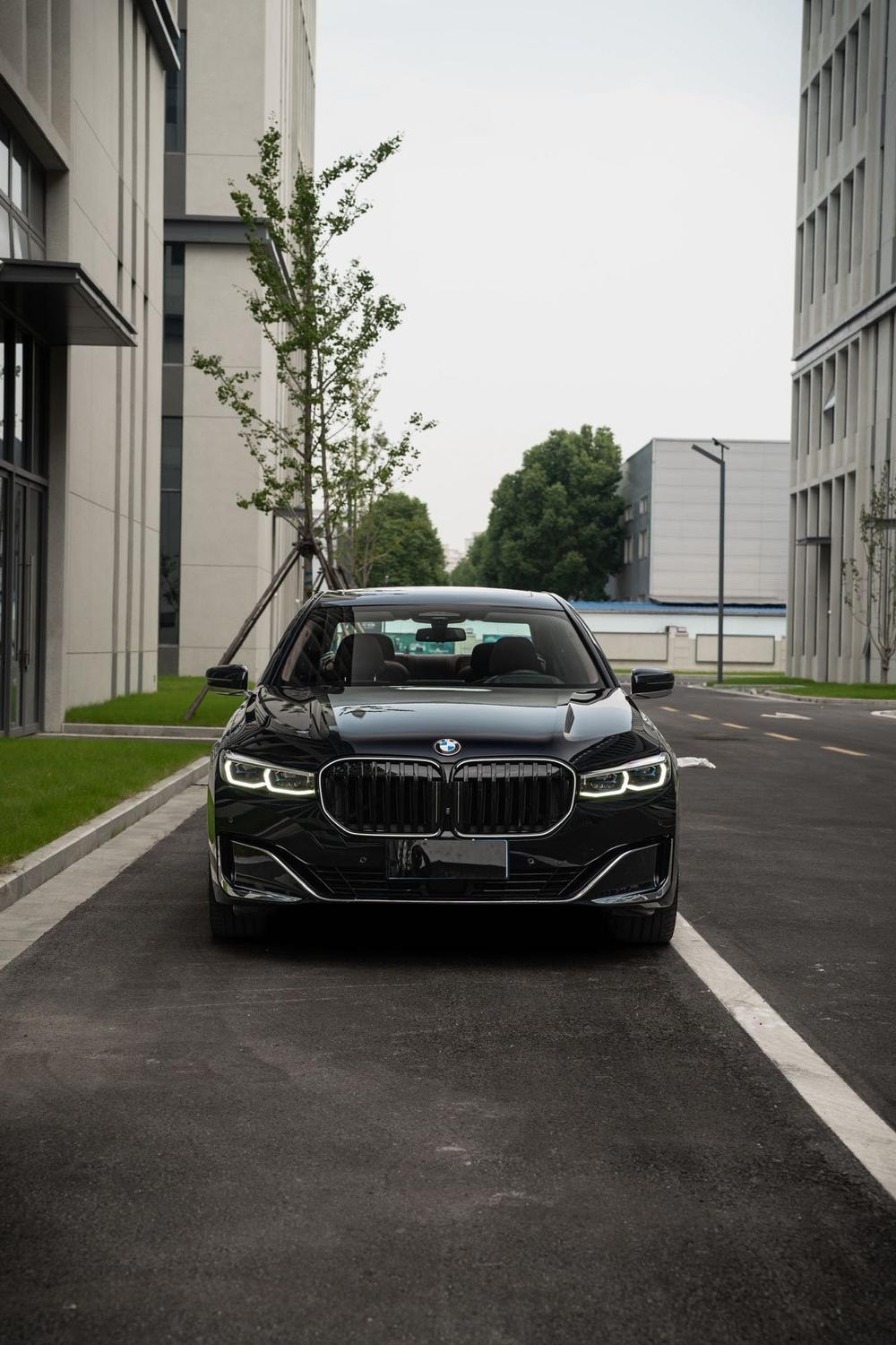 BMW 7-Series 2019 — фото автомобиля
