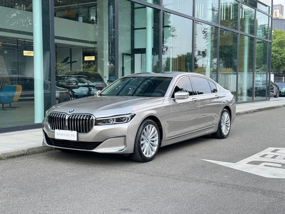 BMW 7-Series 2021 — фото автомобиля