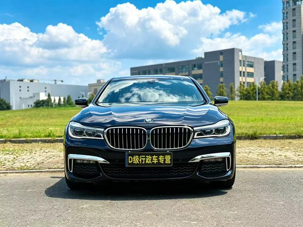 BMW 7-Series 2018 — фото автомобиля